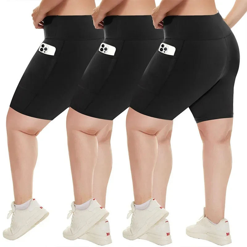 Dual-Pocket Yoga Short in Black