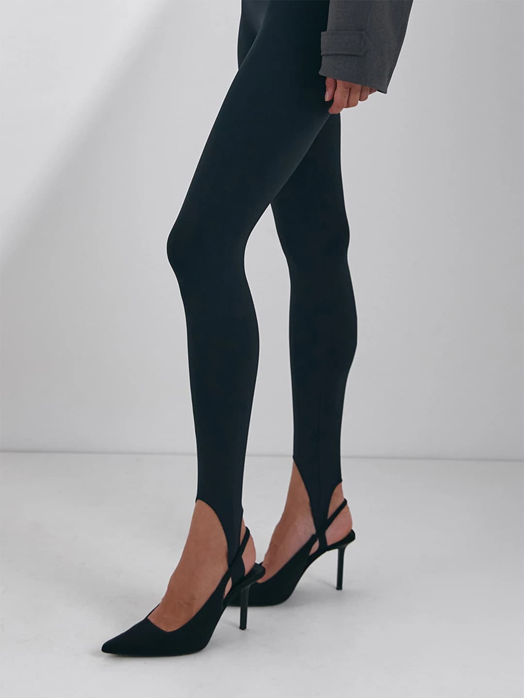 Strappy Seamless Legging in Black